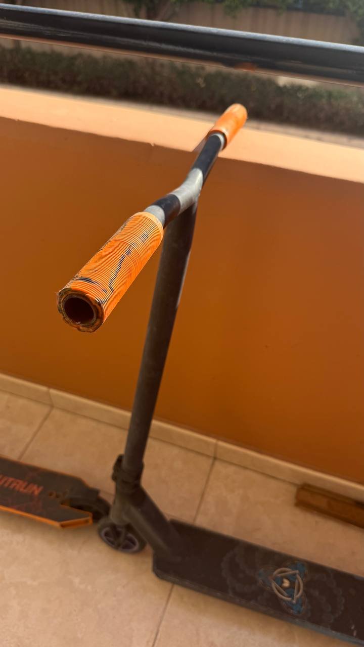 Trick scooters: replace rubber grips and lubricate (2 pcs) — used — Limassol, Cyprus