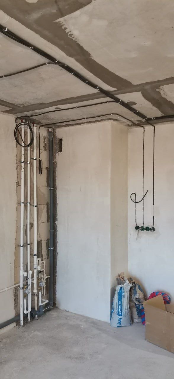 Turnkey finishing: electrical, plumbing, ceilings, porcelain tiles — Saint Petersburg, Russia