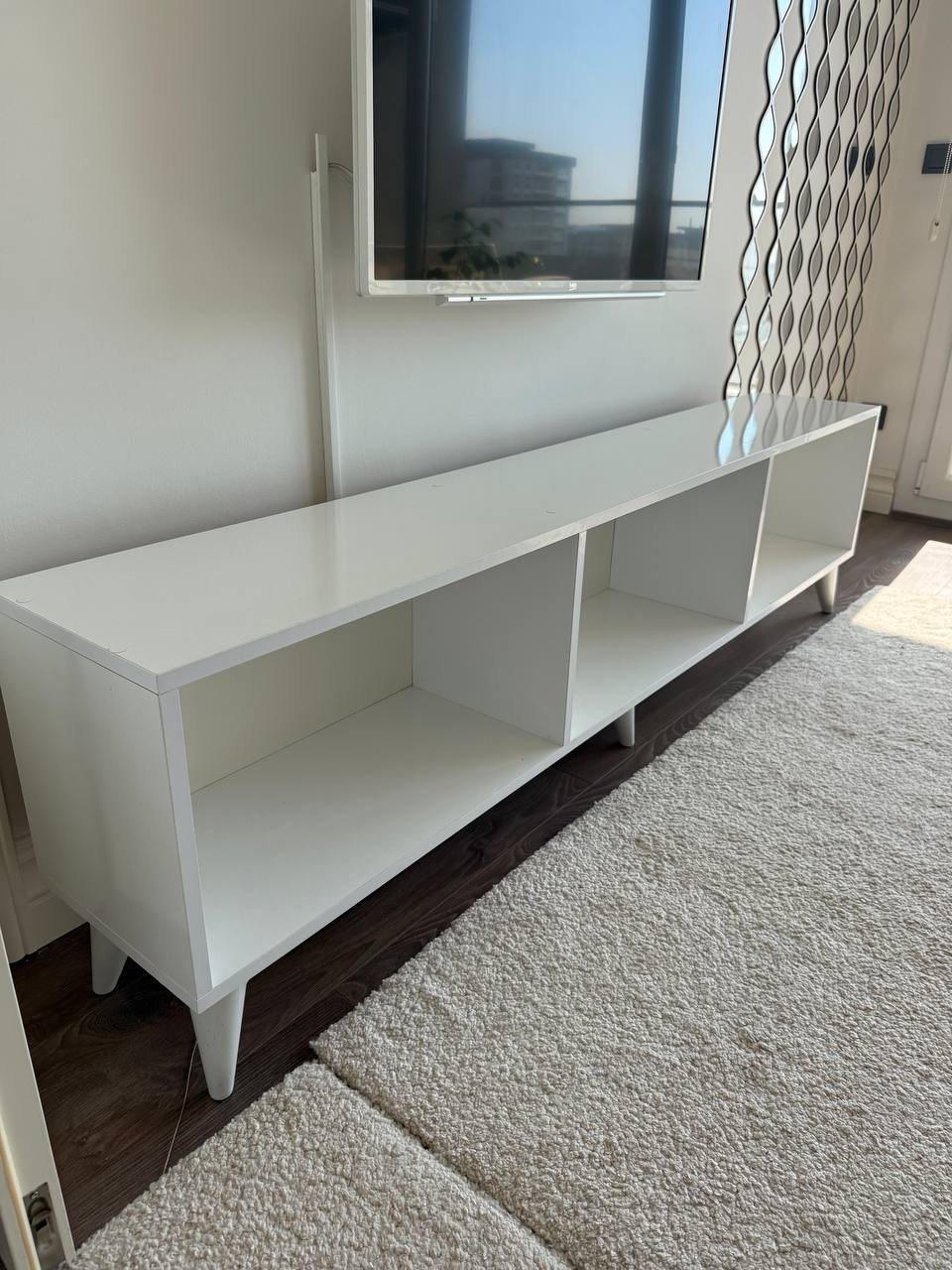 TV stand 1000 TL — Istanbul, Turkey