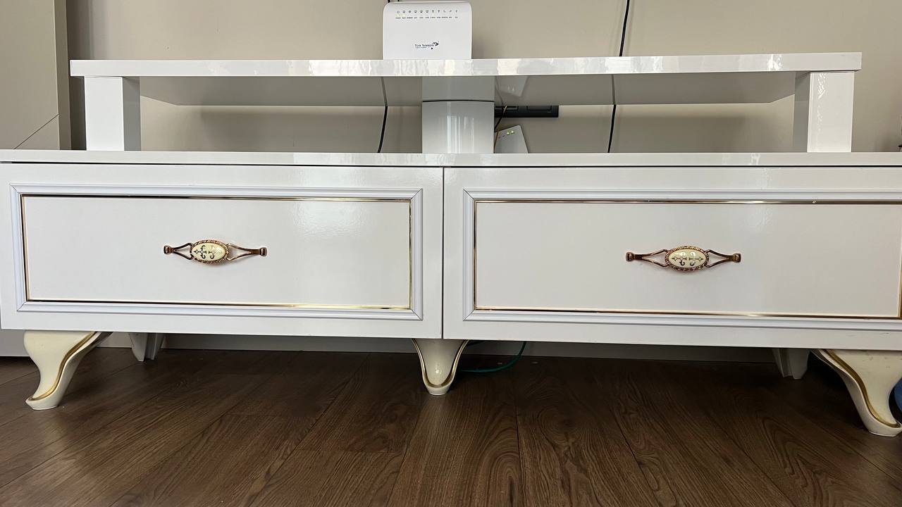 TV stand Hurma 2000 lira — Antalya, Turkey