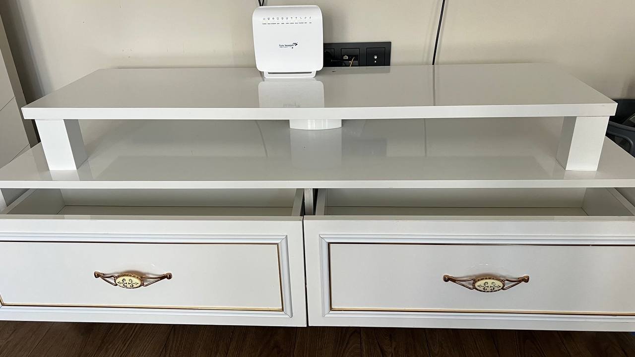 TV stand Hurma 2000 lira — Antalya, Turkey