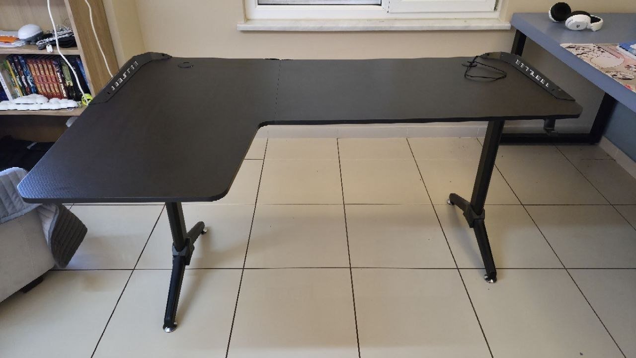 Twisted Mind computer desk 5000 TRY — perfect — Alanya, Turkey