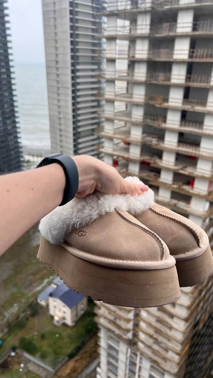 Ugg тапочки на резинке, бежевые, почти не носились — Батуми, Грузия