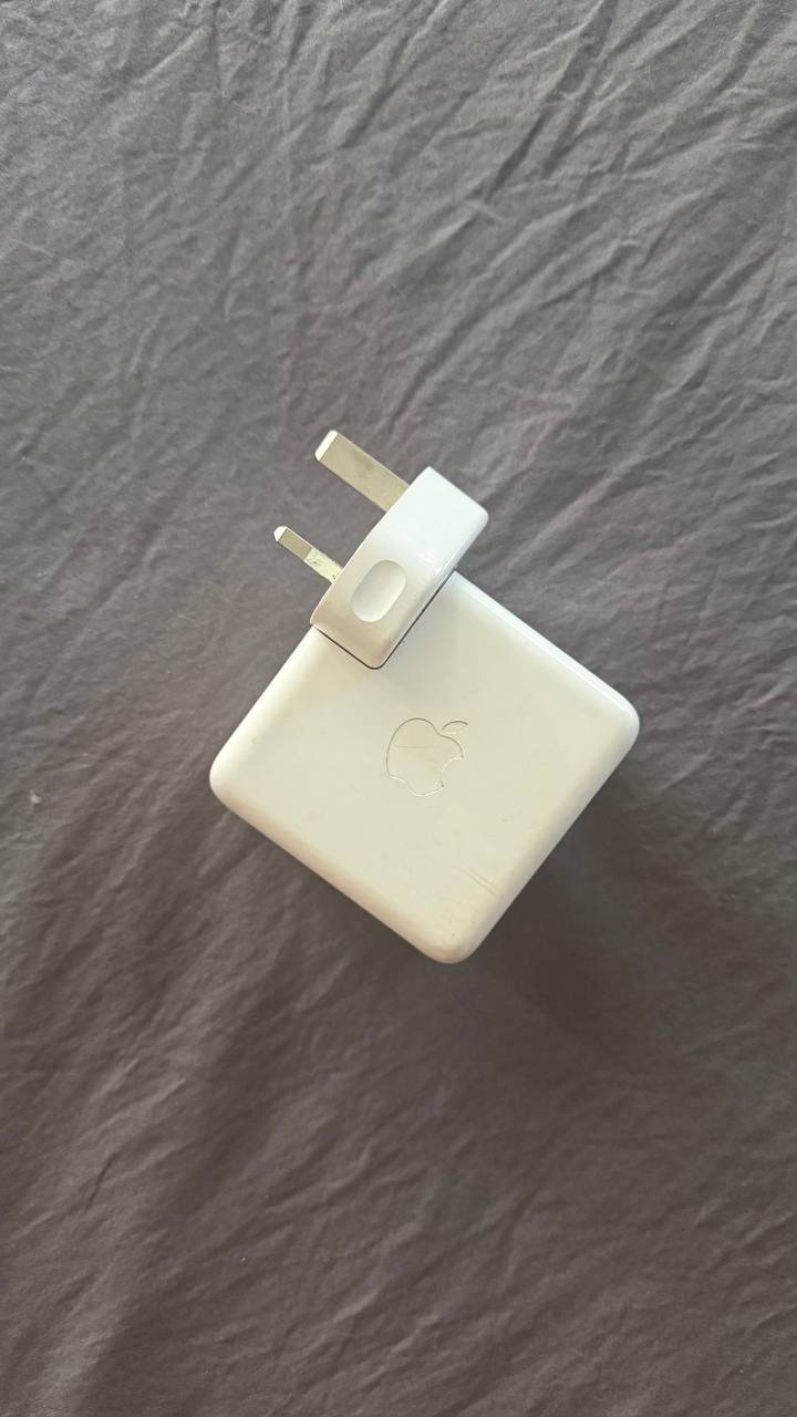 USB-C зарядное устройство 67W (Mac Power Adapter) — Бали, Индонезия