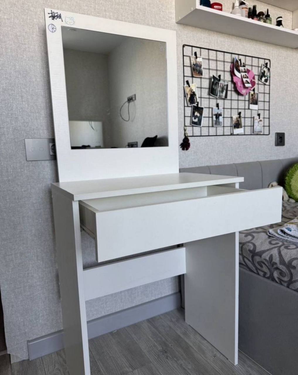 Used dressing table with mirror 1000 RUB — used — Moscow, Russia