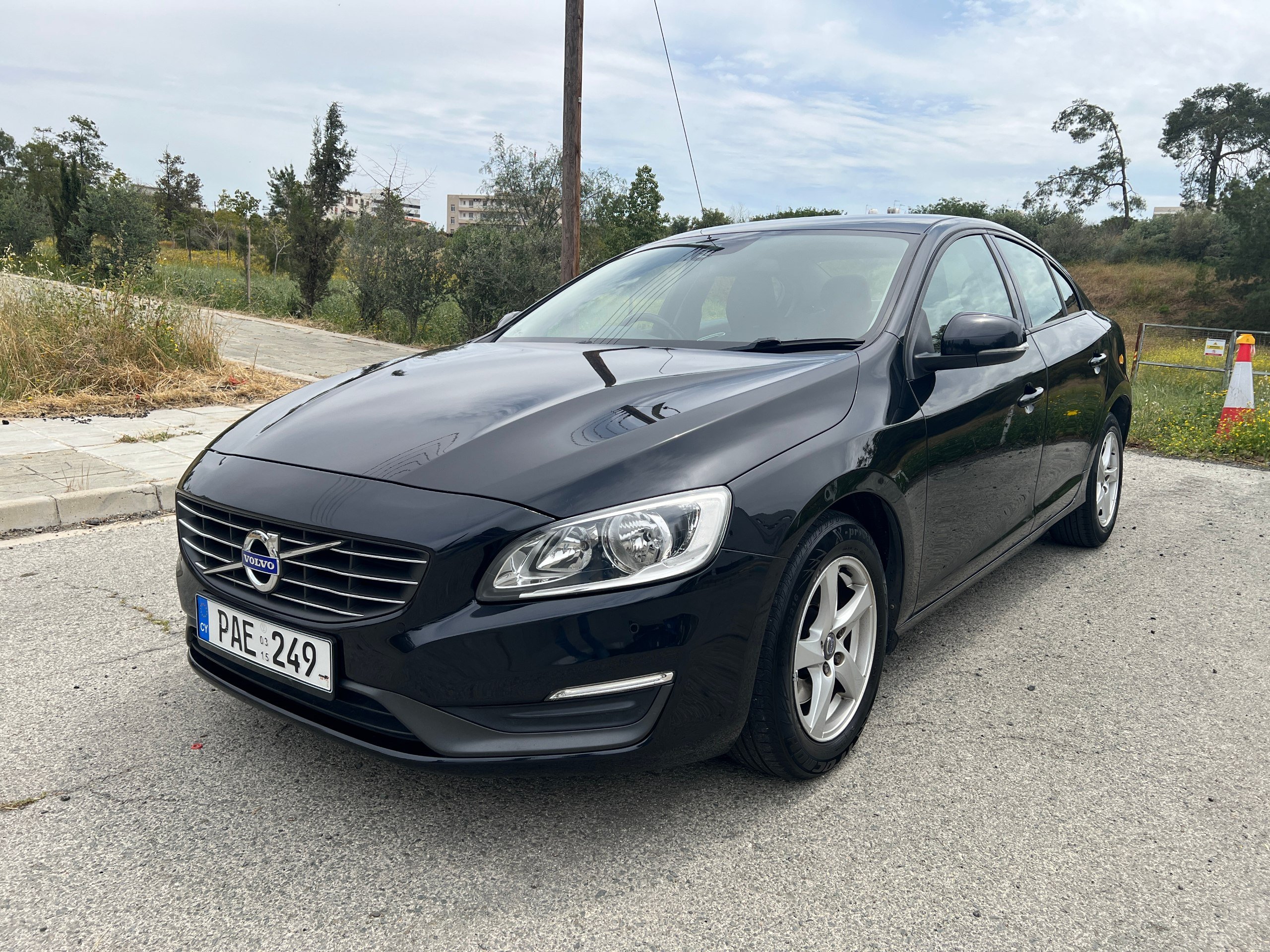 Volvo S60 2015 D2 diésel automático sedán — Nicosia, Chipre Volvo S60 2015 D2 diésel automático sedán — usado — Nicosia, Chipre