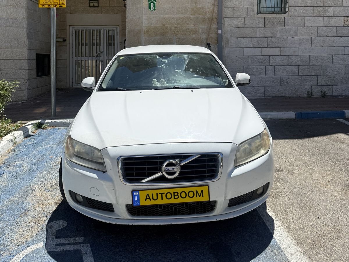 Volvo S80 2011 white automatic Classic — Jerusalem, Israel