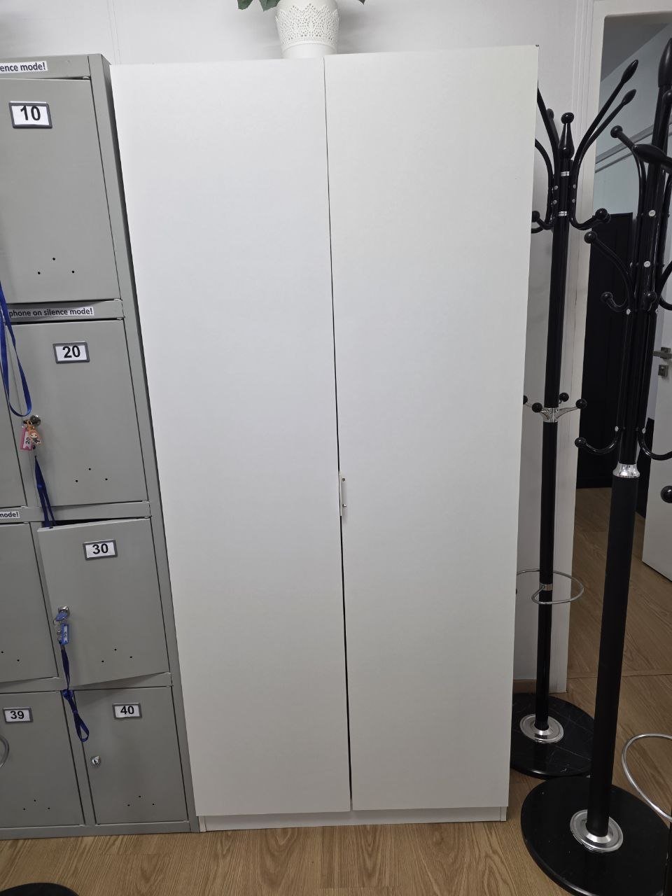 Wardrobe 70€ free hangers Limassol Omnia — Limassol, Cyprus