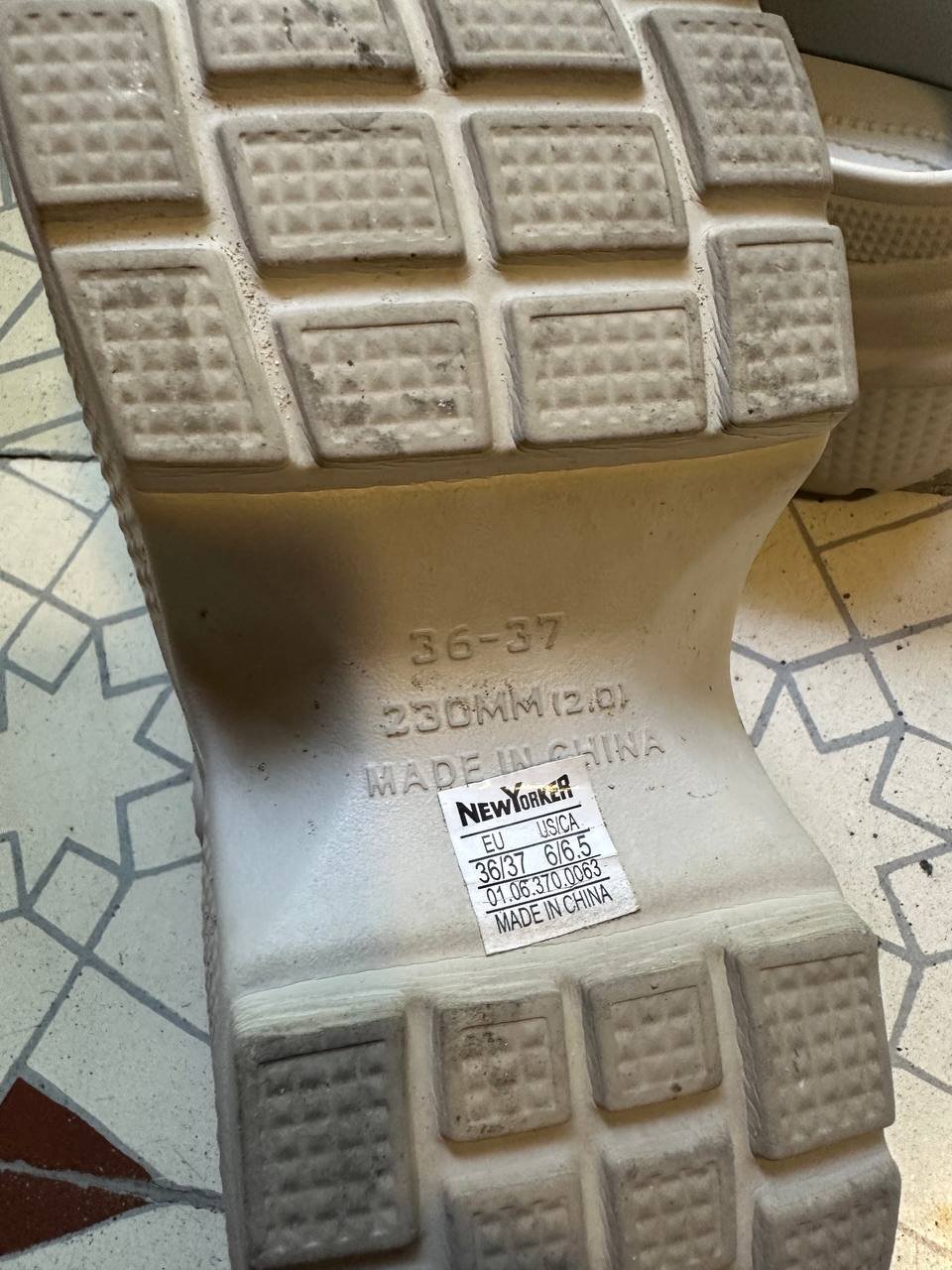 White Crocs 36-37, chunky platform — Alicante, Spain
