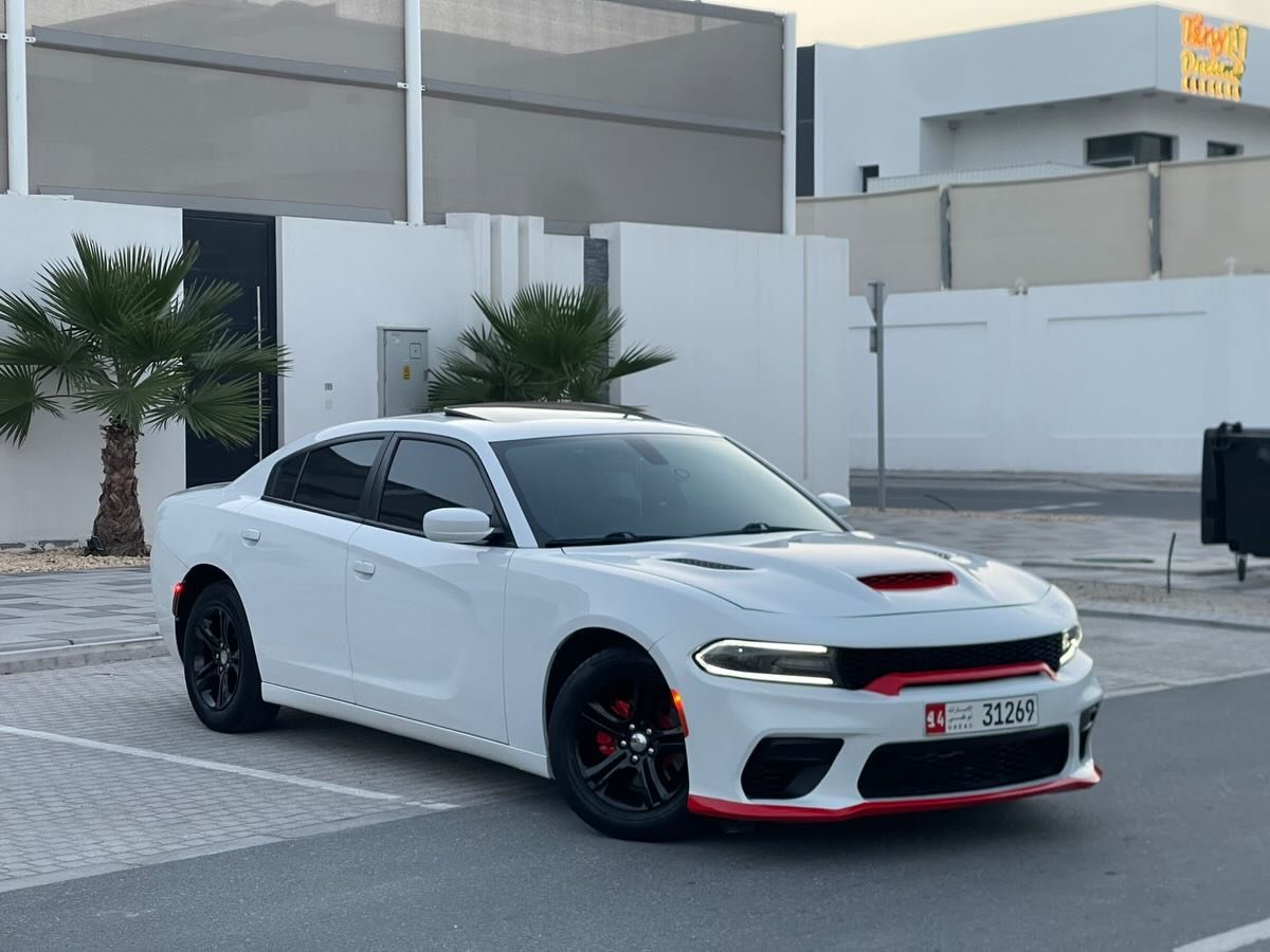 Dodge Charger 2019 белый 90 тыс — б/у — Дубай, ОАЭ