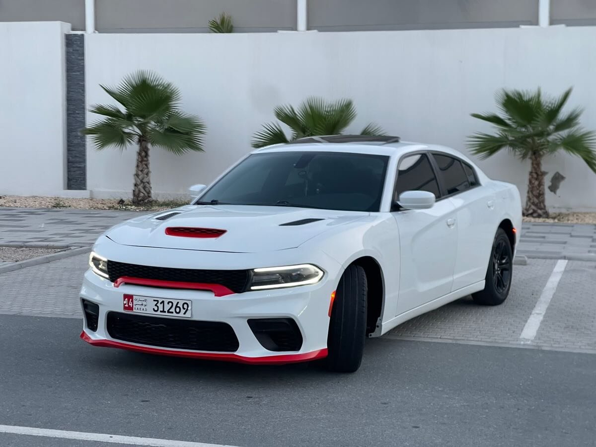 Dodge Charger 2019 белый 90 тыс — б/у — Дубай, ОАЭ