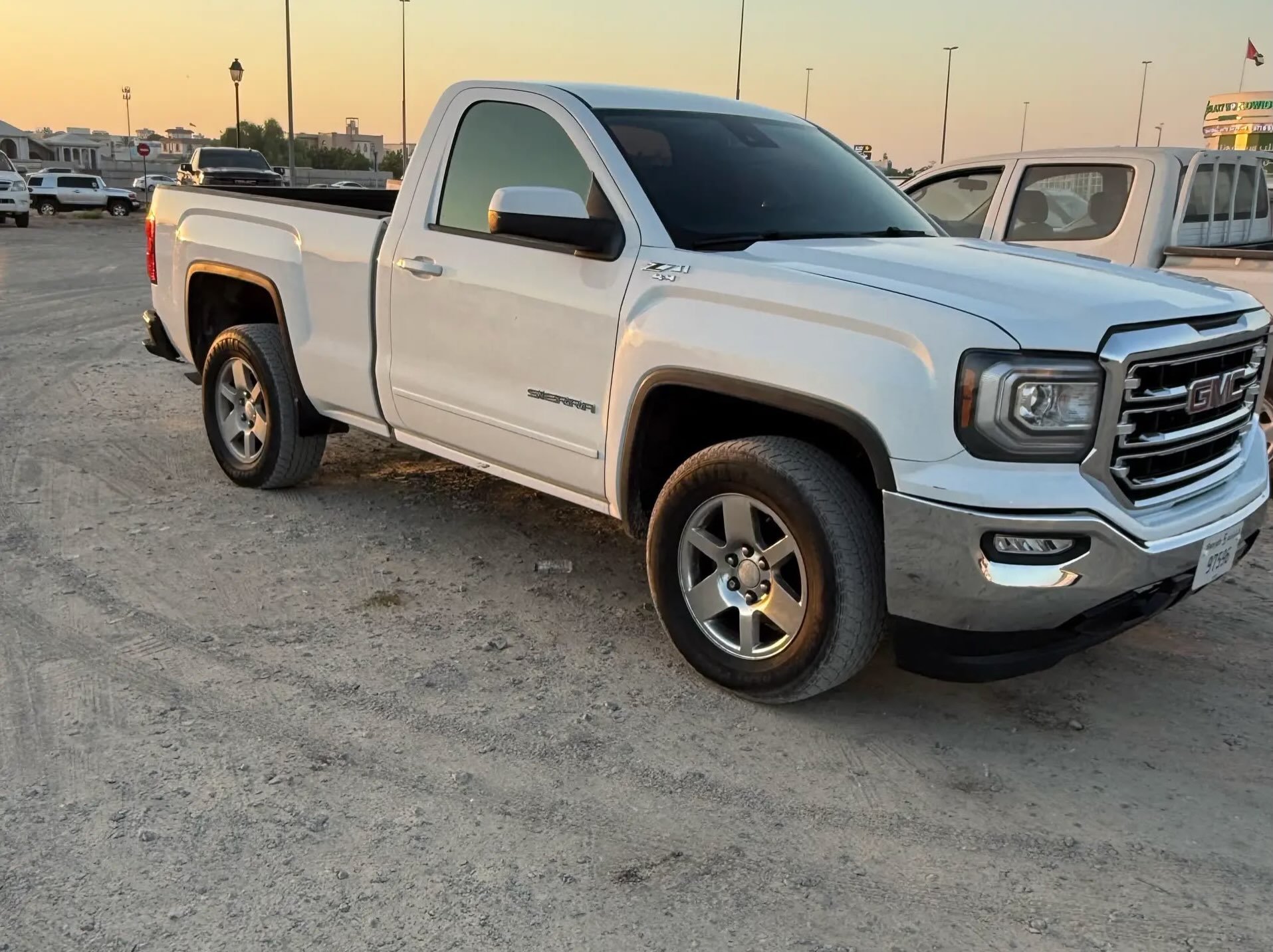 GMC Sierra 2015 أبيض بيك أب — الشارقة, الإمارات