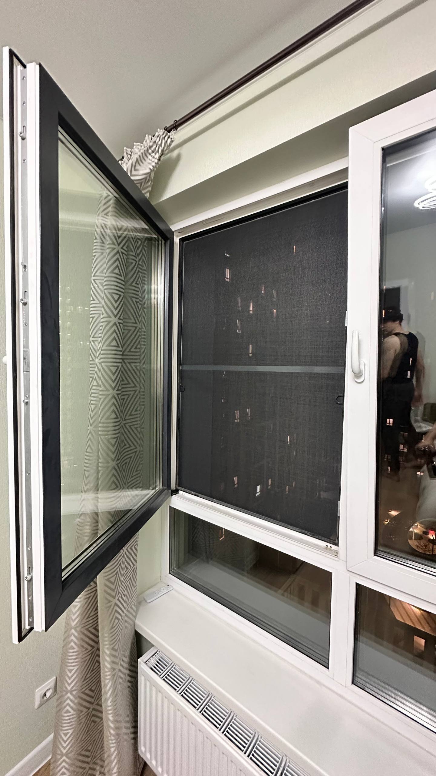 Window repair and mosquito net making — Moscow, Russia Window repair and mosquito net making — Moscow, Russia