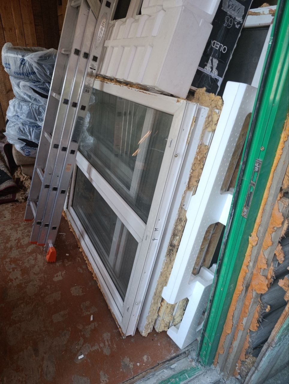 Ventanas y puertas (usadas) — Moscú, Rusia Ventanas y puertas (usadas) — Moscú, Rusia