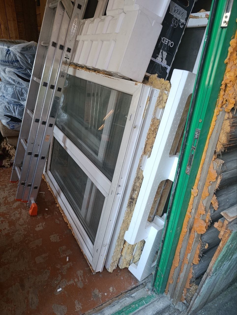 Ventanas y puertas (usadas) — Moscú, Rusia Ventanas y puertas (usadas) — Moscú, Rusia