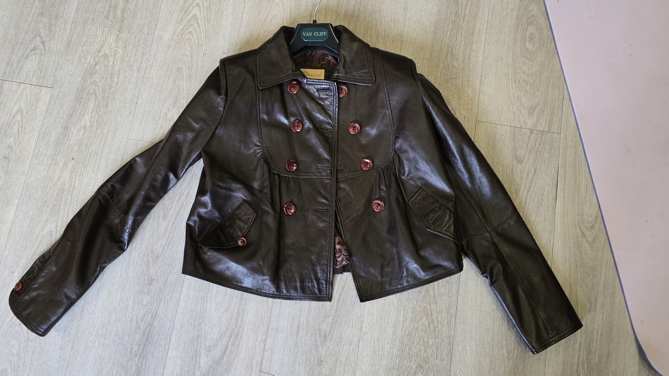 Chaqueta de cuero marrón para mujer, talla 42 (S) — excelente — San Petersburgo, Rusia