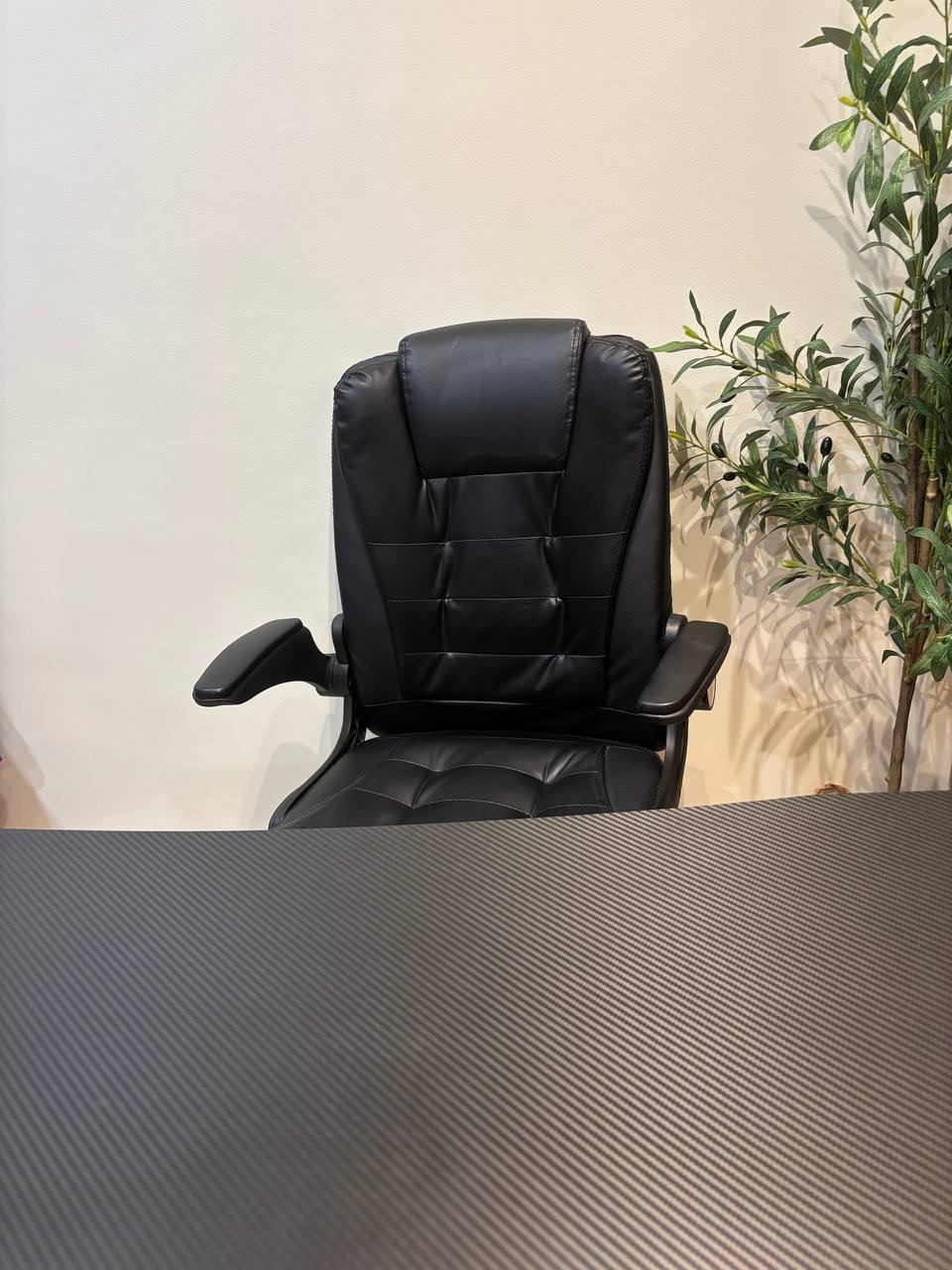Рабочий/компьютерный стол + кресло, 1700 THB за комплект — used — Пхукет, Таиланд