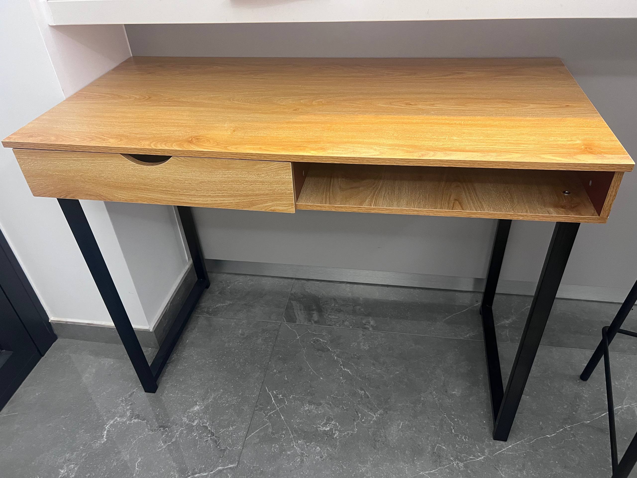 Writing desk with one drawer, 20€ — Limassol, Cyprus Writing desk with one drawer, 20€ — Limassol, Cyprus