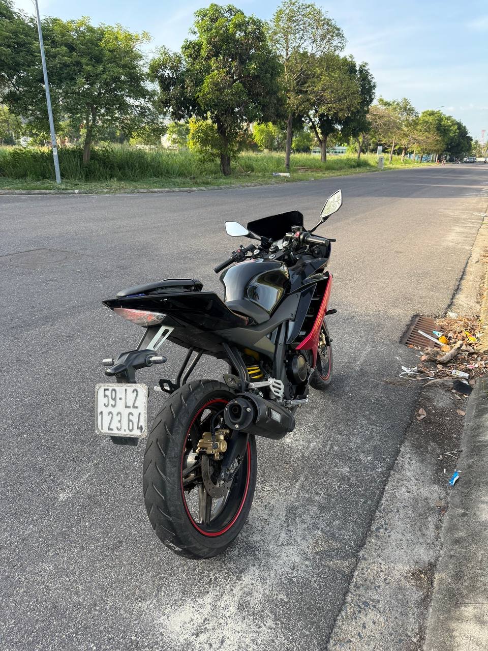 Yamaha R15 V2 мотоцикл, 22000000 донгов — Нячанг, Вьетнам