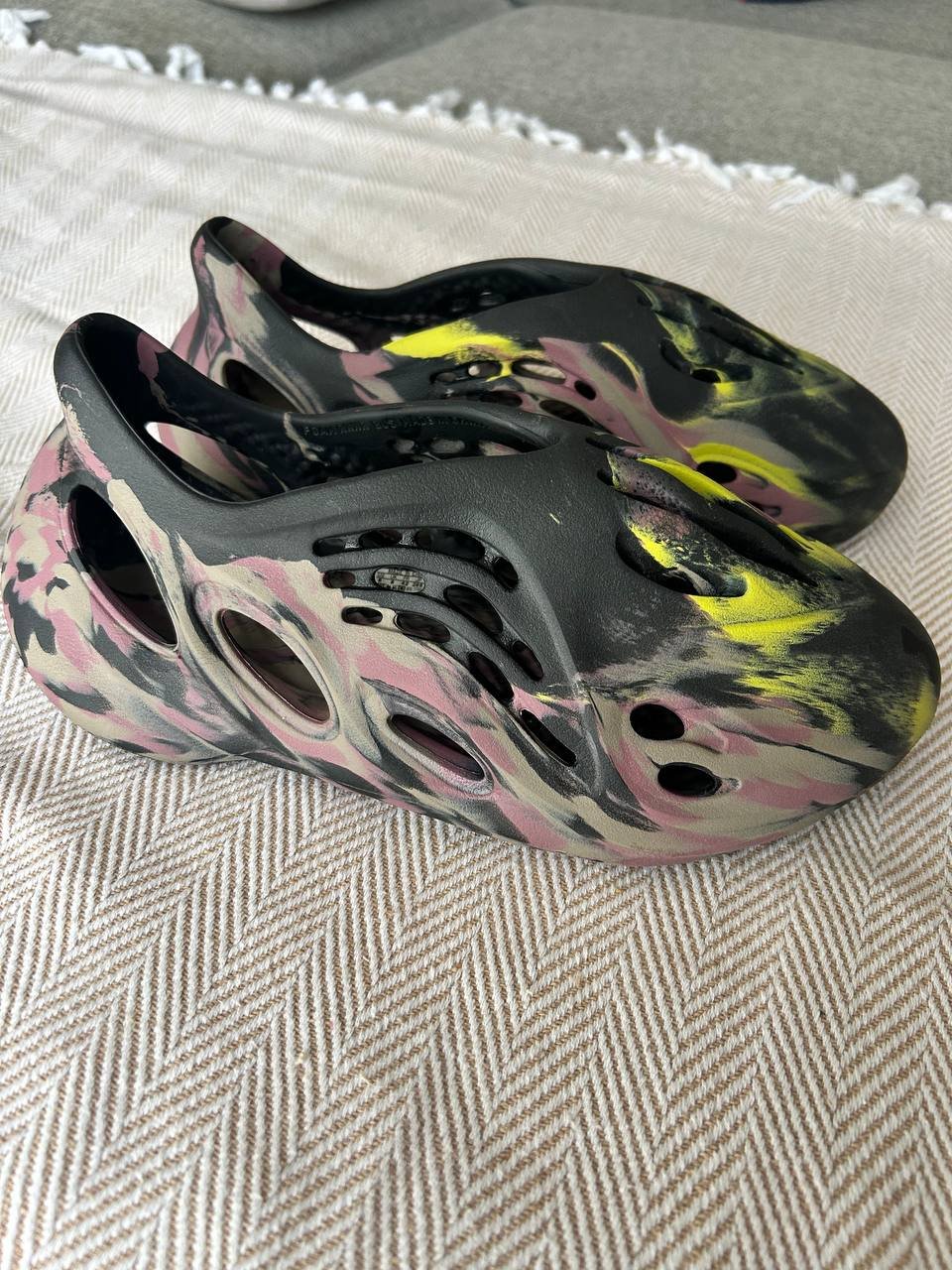 Yeezy Runner sneakers 41-42 AED — Dubai, UAE
