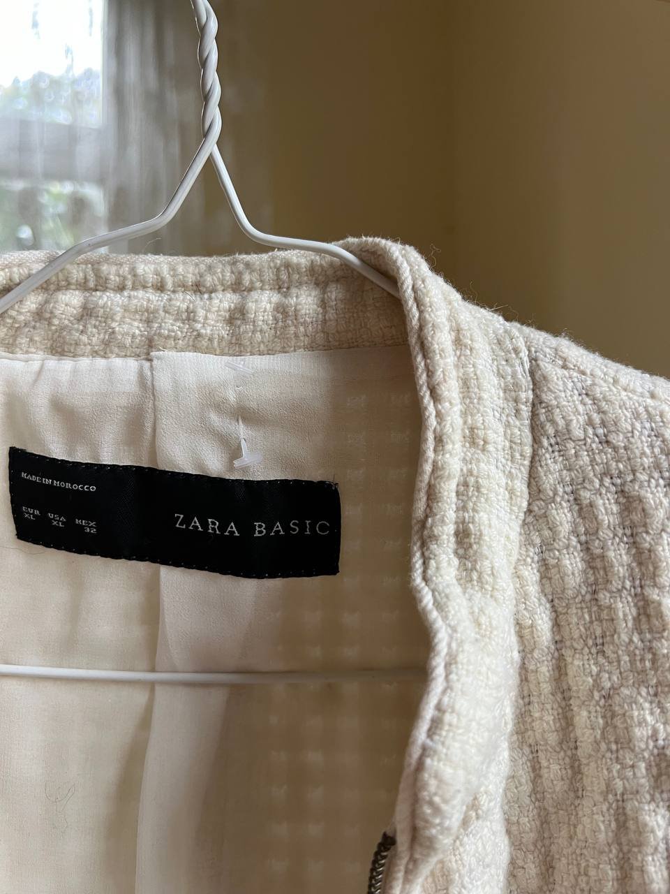 جاكيت Zara Basic XL أبيض، 10 لاري — باتومي, جورجيا جاكيت Zara Basic XL أبيض، 10 لاري — باتومي, جورجيا