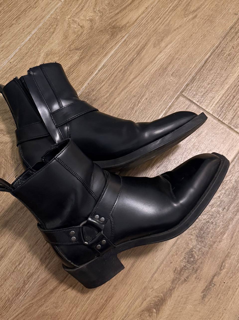 Botas Zara, 400 din, Belgrado — Belgrado, Serbia Botas Zara, 400 din, Belgrado — Belgrado, Serbia