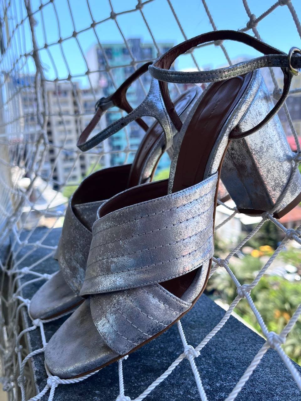 Босоножки Zara 38 серебристые на каблуке — б/у — Батуми, Грузия