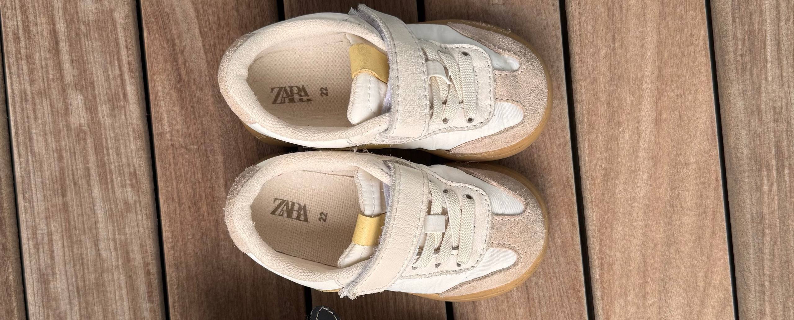 حذاء رياضي زارا مقاس 22 بيج — مستعمل — إسبانيا